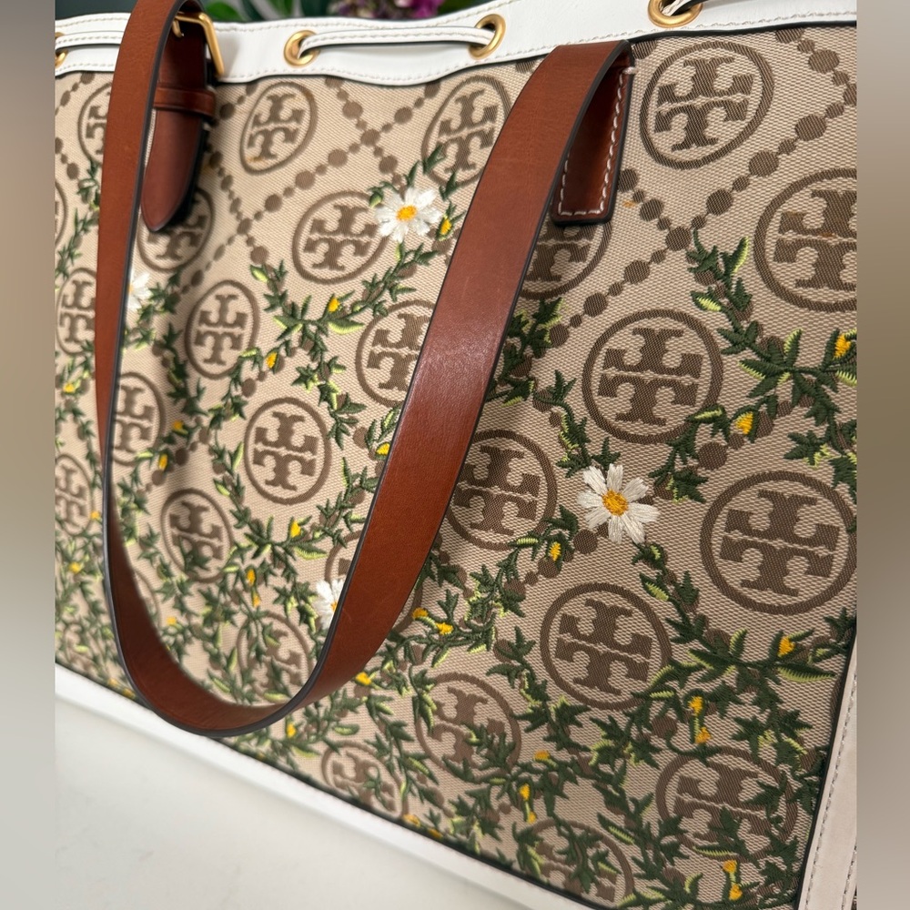Tory Burch T Monogram Jacquard Embroidered Tote ~ EUC w/Dust Bag Included - Picture 4 of 14